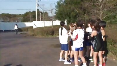Γυμνό κορίτσι γλεντάει με τον Ρώσο στον καναπέ και στην πολυθρόνα